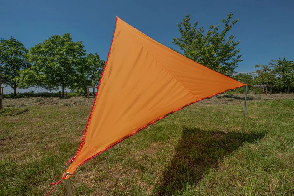Zip Canvas voile ombrage connectable orange 01 Bent.webp